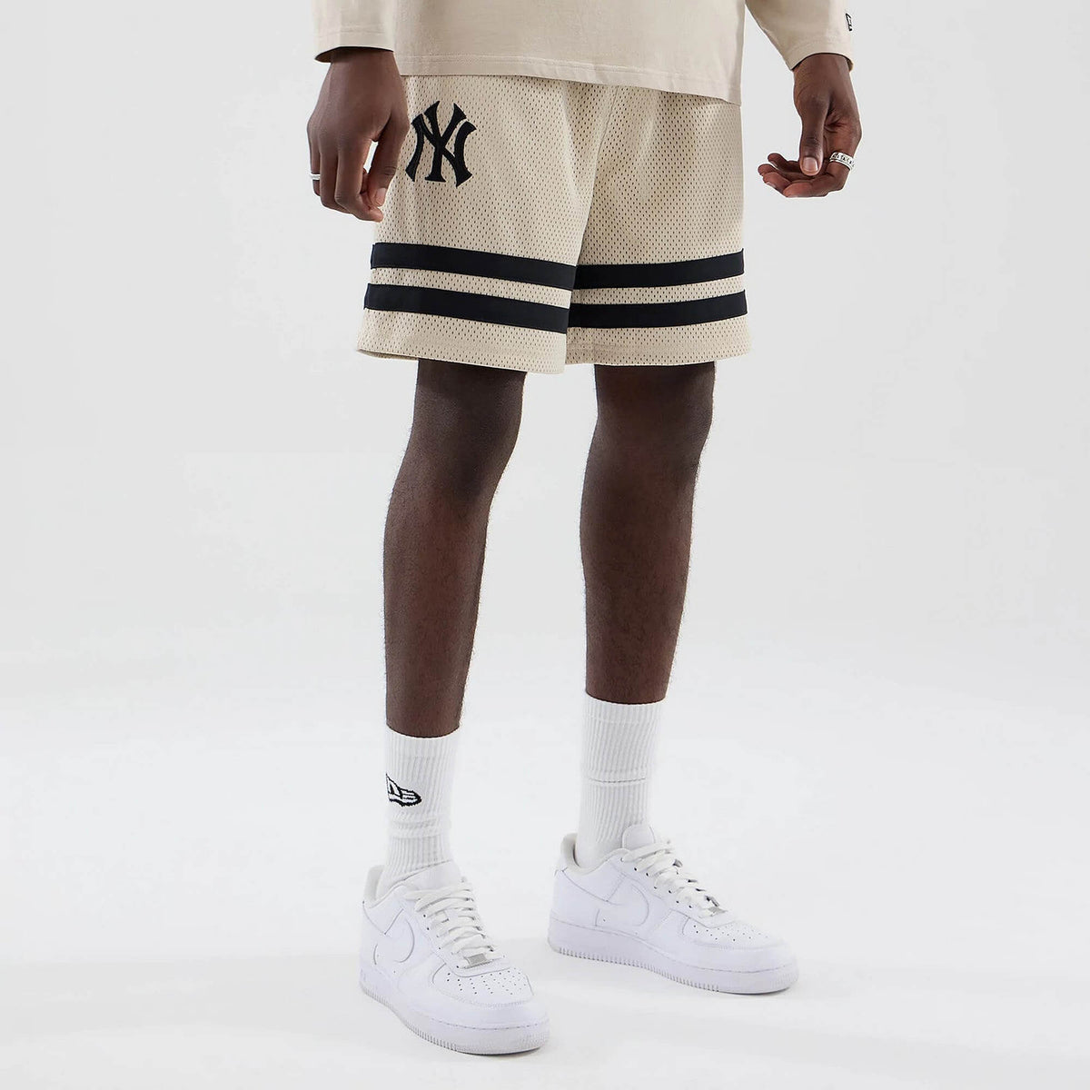 Kraťasy NEW ERA New York Yankees MLB Light Beige Oversized Mesh Shorts béžové