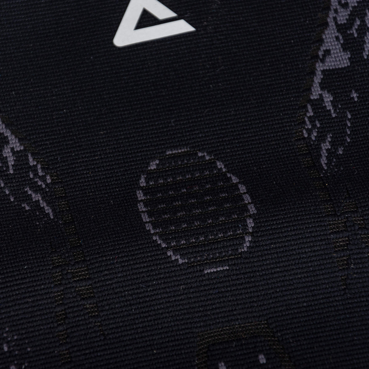 Elastický chránič kolena PEAK Knee Protector čierny
