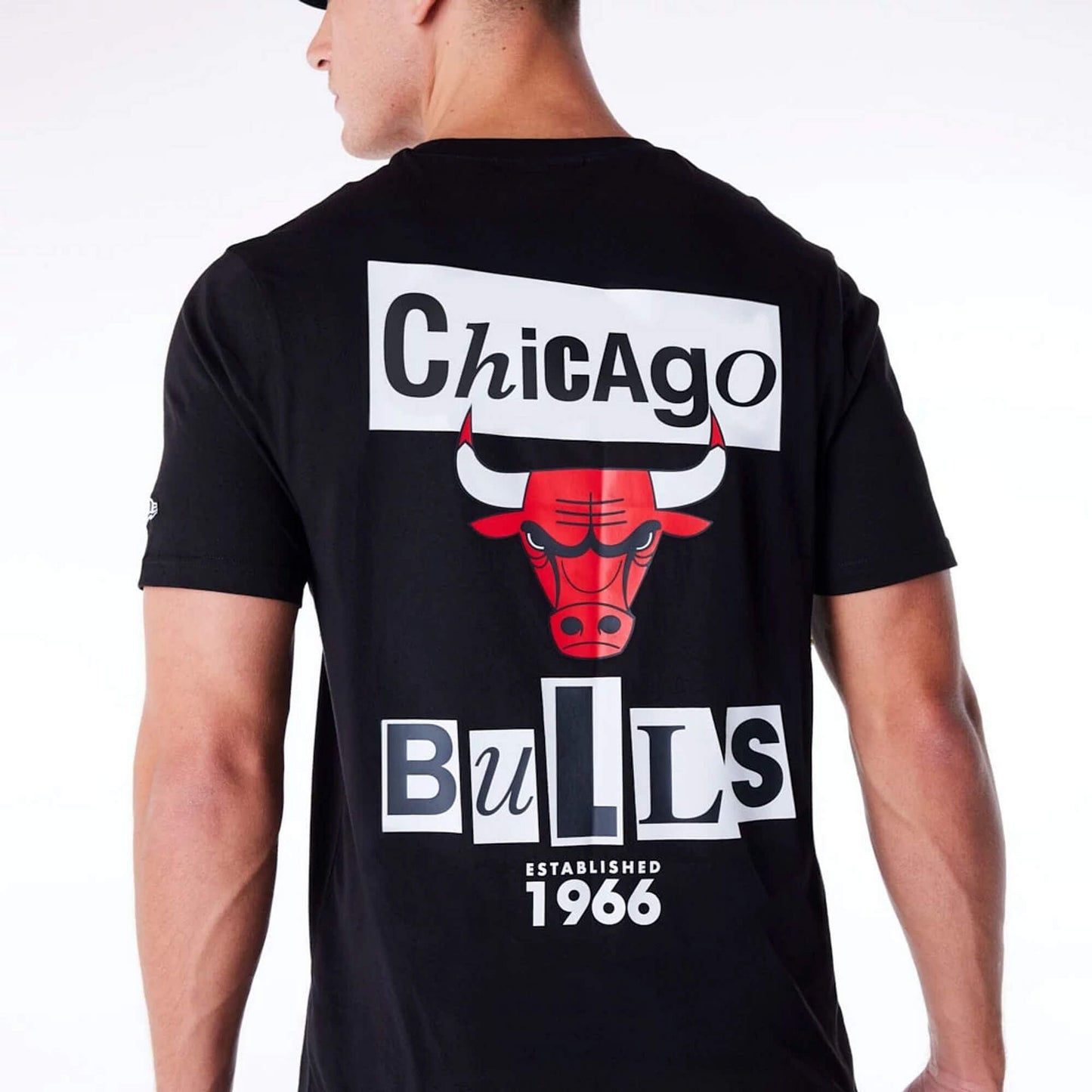 Tričko New Era NBA Chicago Bulls Newspaper Graphic Black T-Shirt čierne