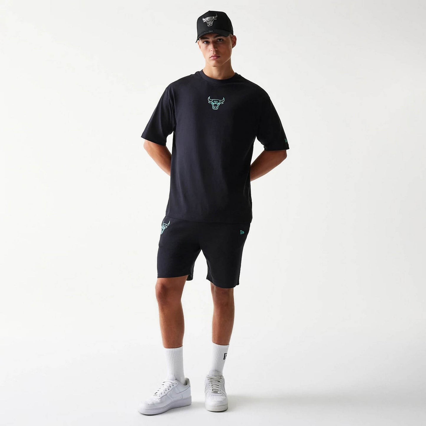 Tričko New Era Chicago Bulls NBA League Essential Black Oversized T-Shirt čierné