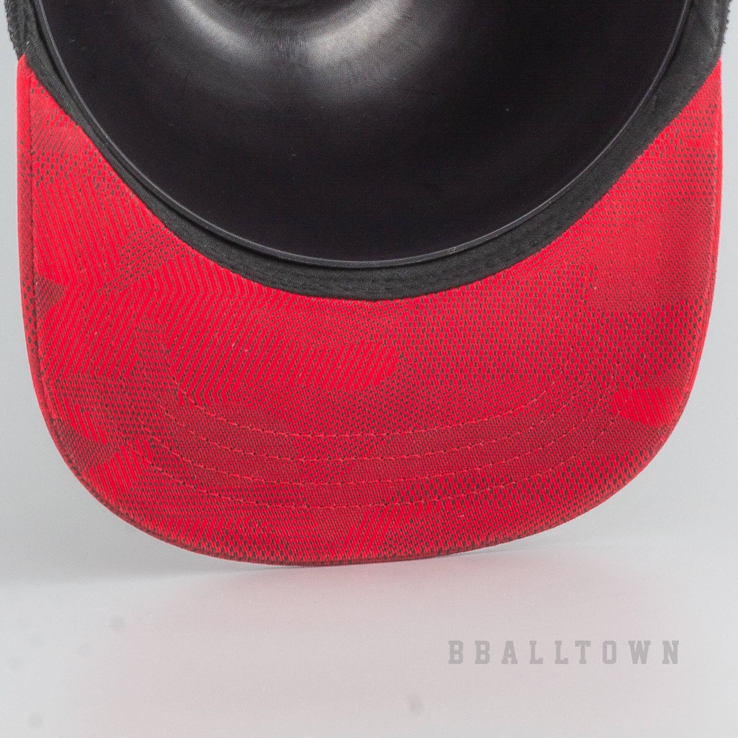Šiltovka so sieťkou Peak Basketbal Monster Series Snapbacks červená/čierna