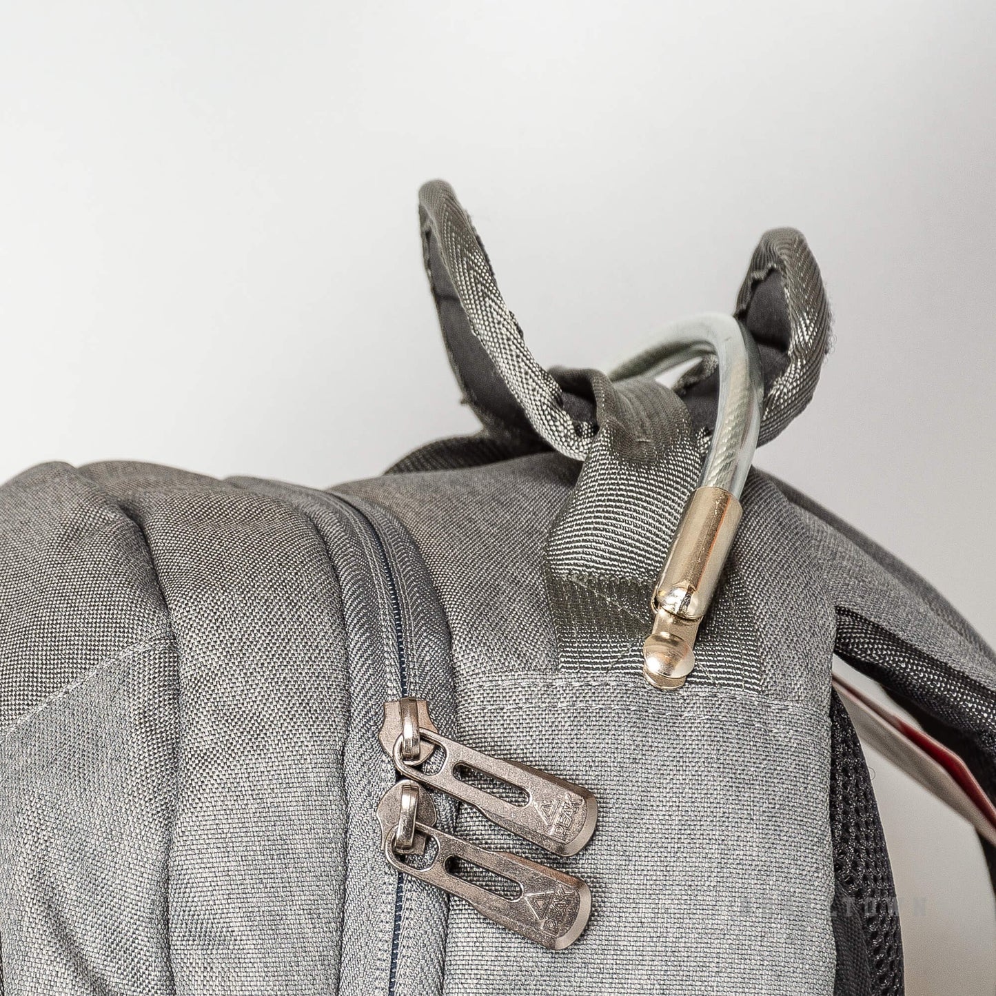 Batoh PEAK BACKPACK tmavošedý