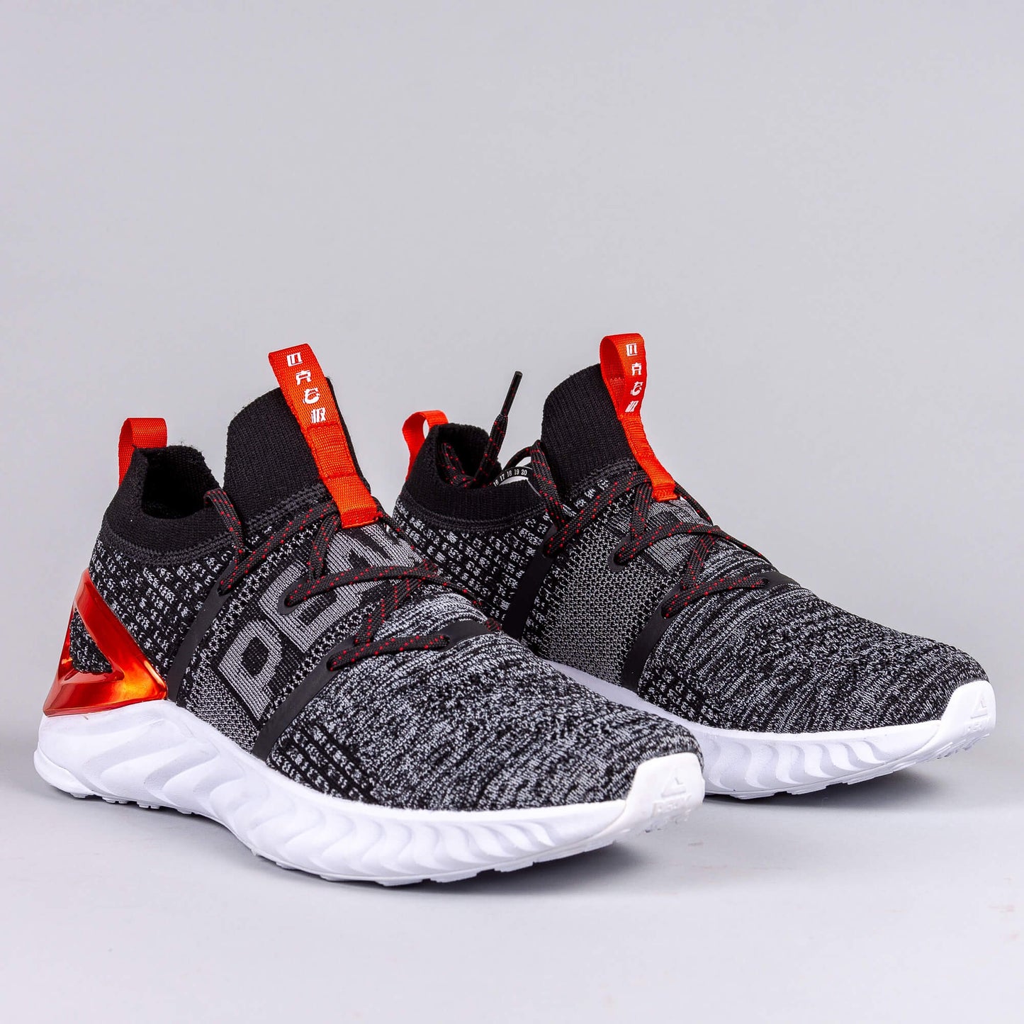 Bežecké tenisky PEAK Tiachi 1.0 Plus Black Melange Grey