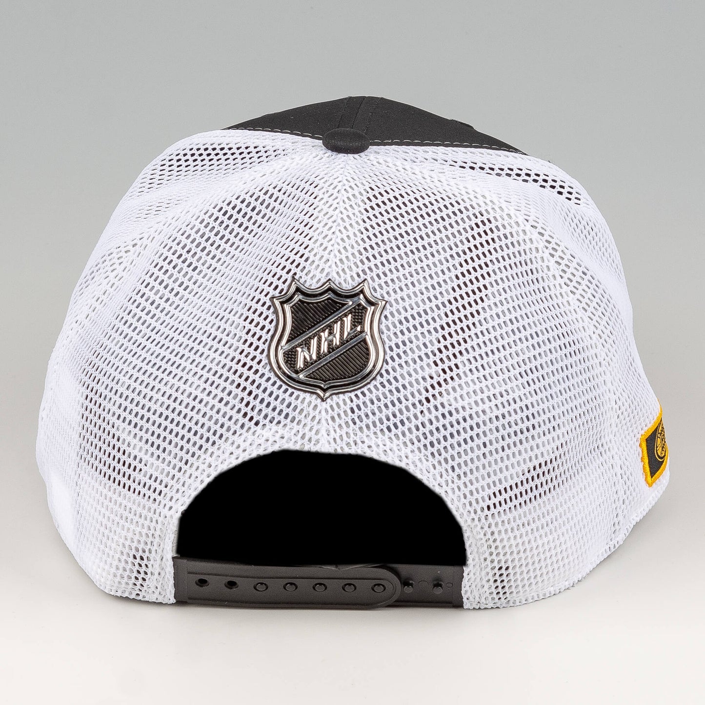Šiltovka Fanatics NHL Boston Bruins Authentic Pro Draft Structured Trucker Cap čierna
