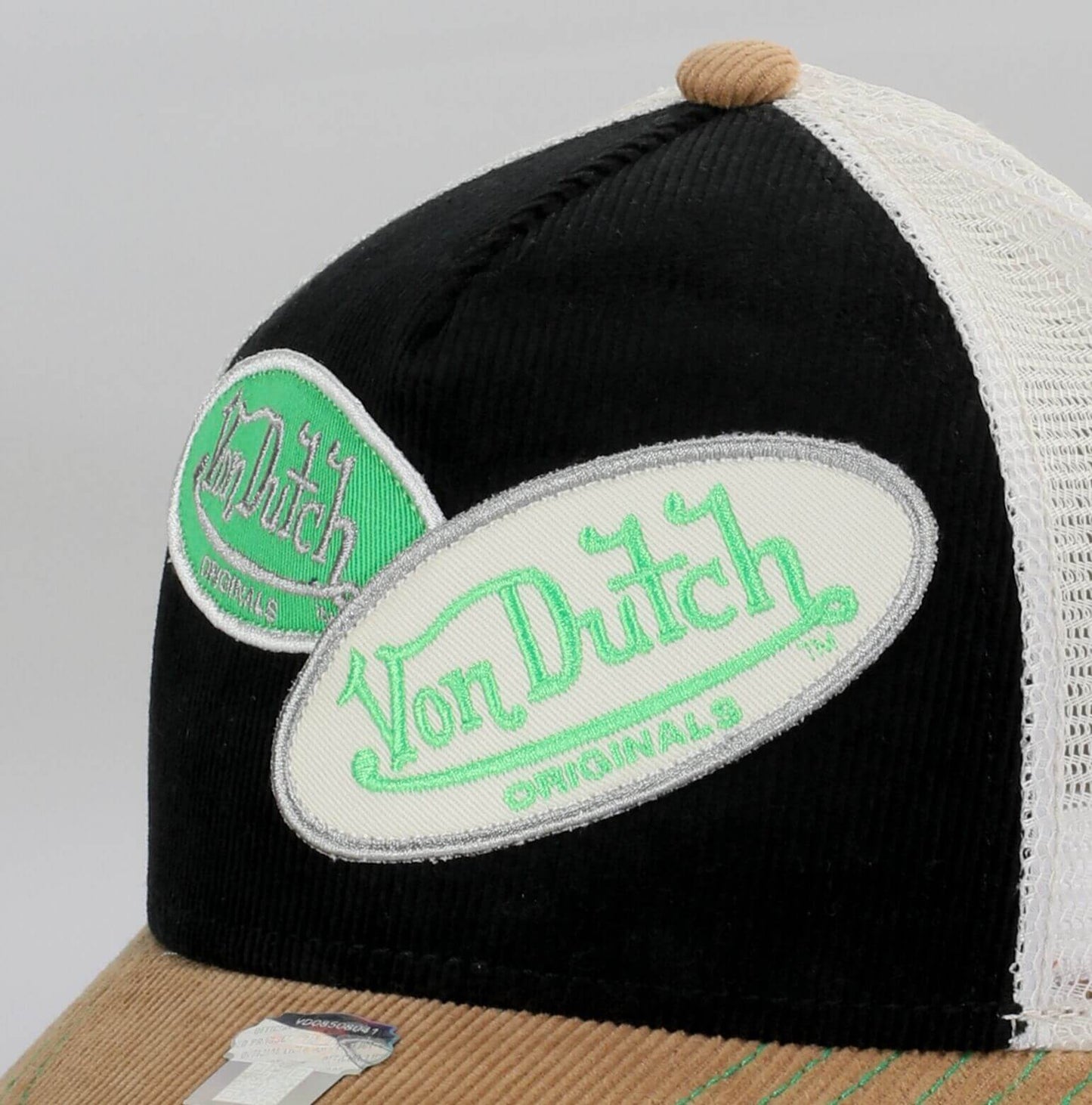 Šiltovka so sieťkou Von Dutch Originals Russel Multi Oval Patch čierna/biela