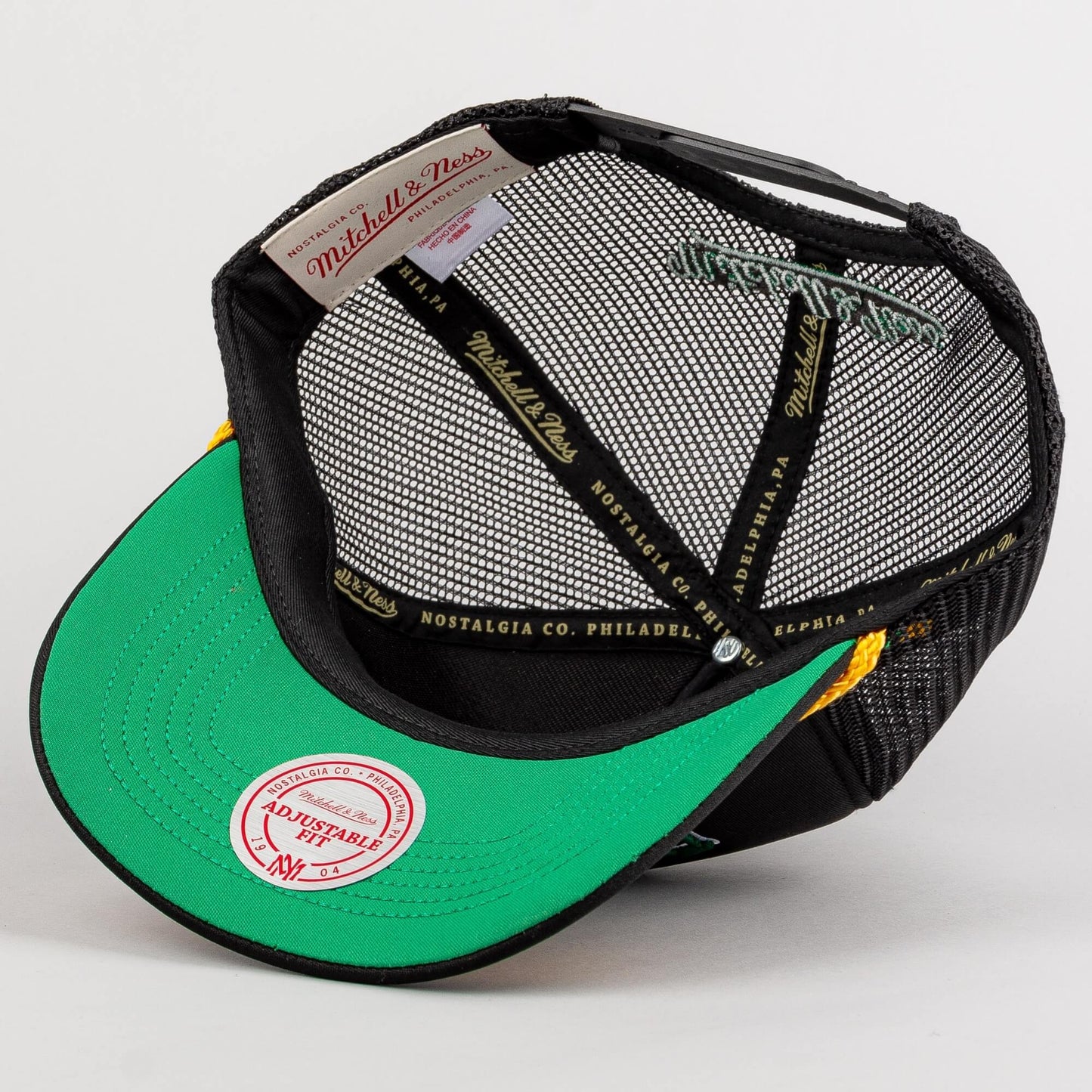 Šiltovka so sieťkou Mitchell & Ness NBA Gold Leaf Boston Celtics čierna