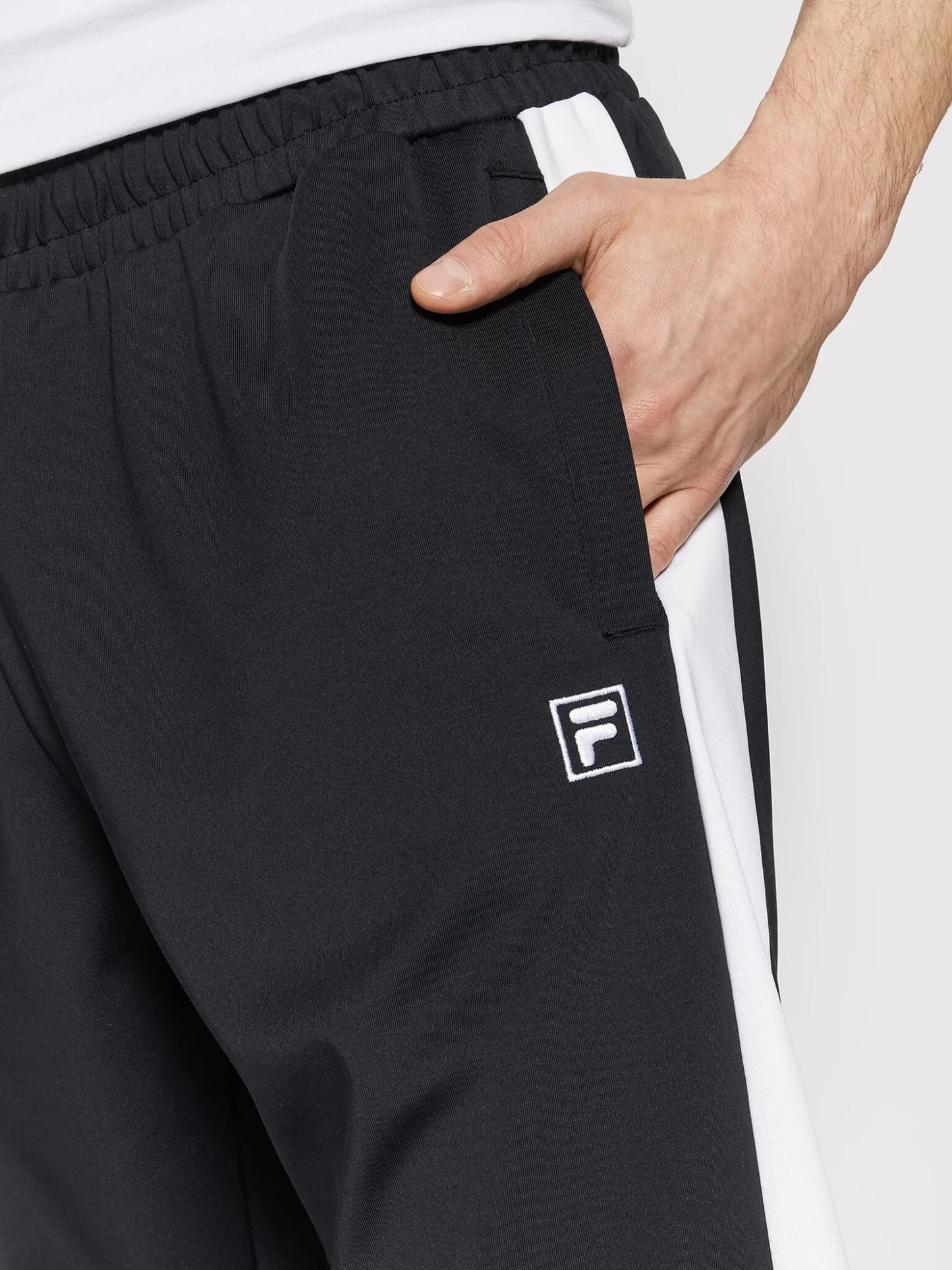 Tepláky FILA REMOND track pants čierne