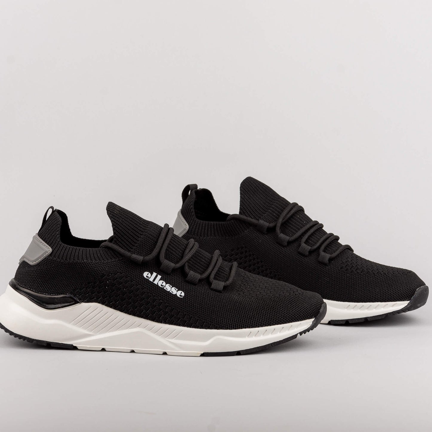 Bežecké tenisky Ellesse Renvino Runner Black