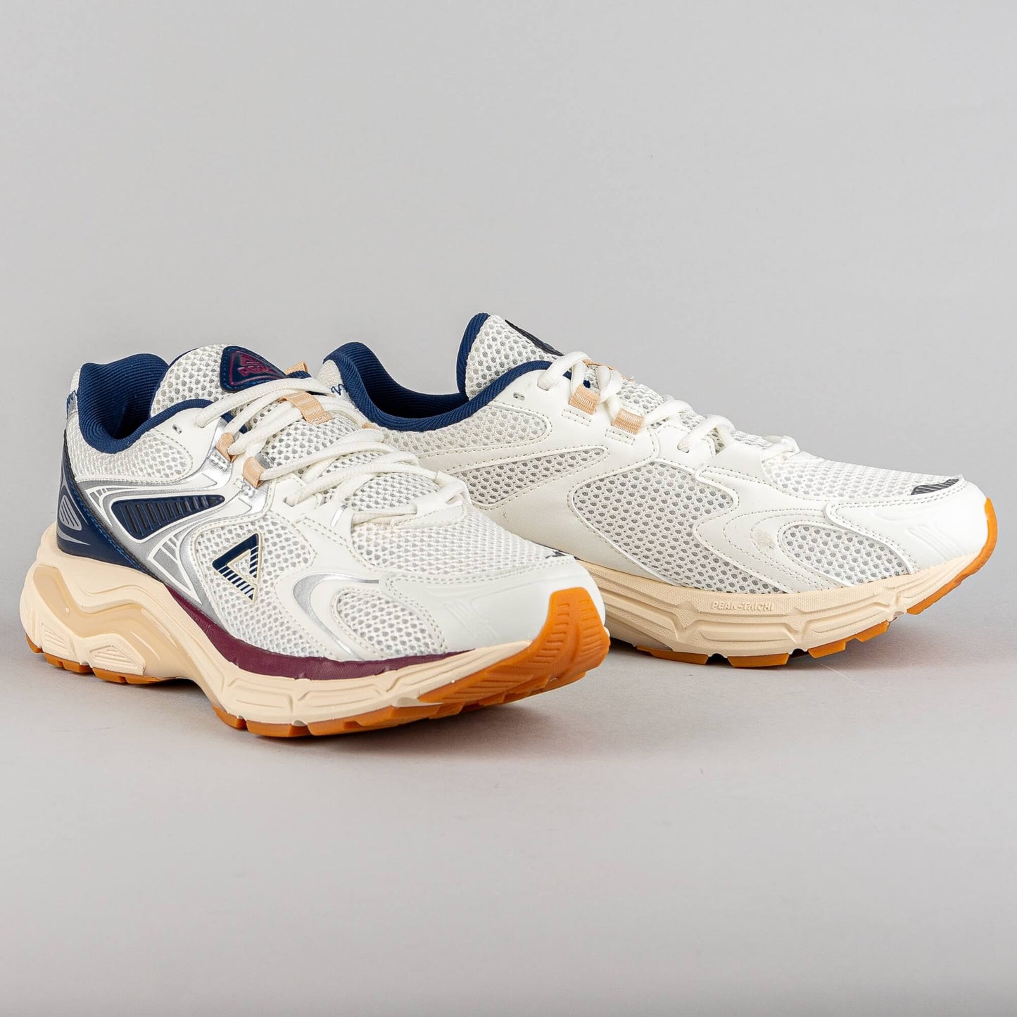 Peak Volkswagen Running Shoes Og-7K 3.0 White/Navy
