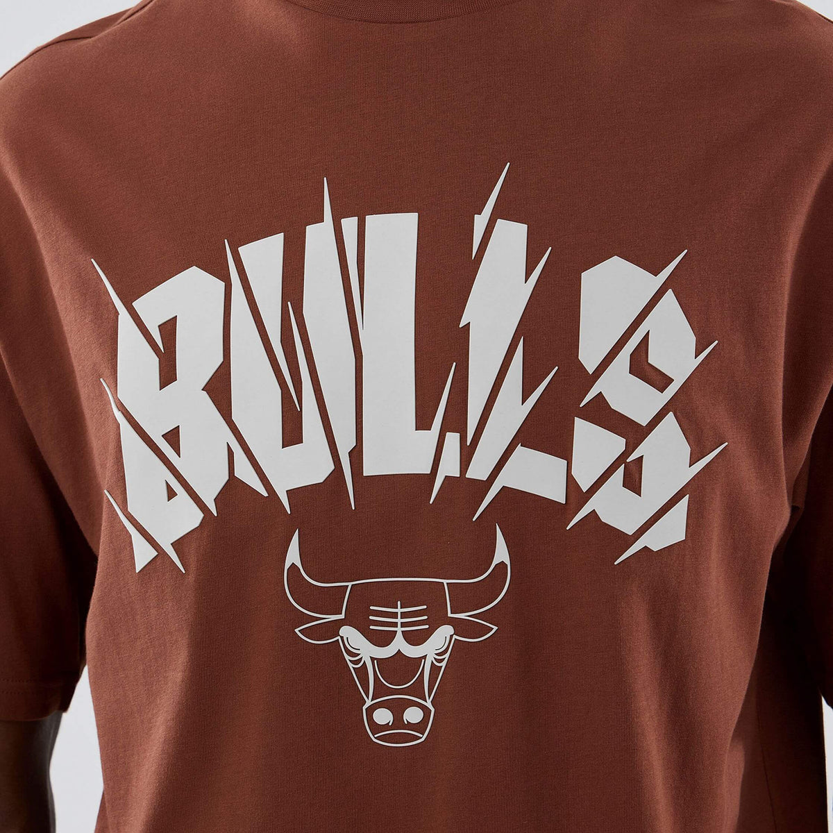 Tričko NEW ERA Chicago Bulls NBA Core Plus Brown Oversized T-Shirt hnedé