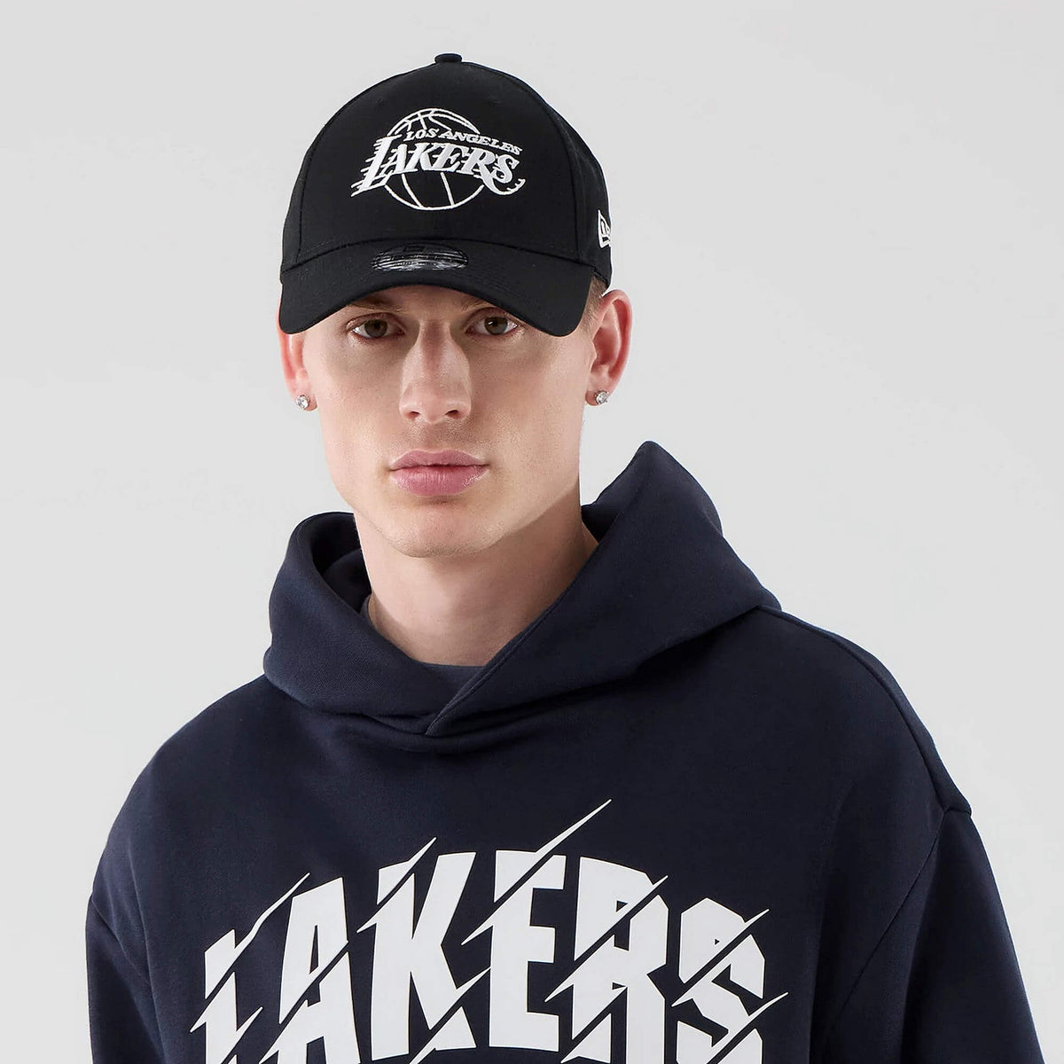 Mikina NEW ERA LA Lakers NBA Core Plus Navy Pullover Hoodie tmavomodrá