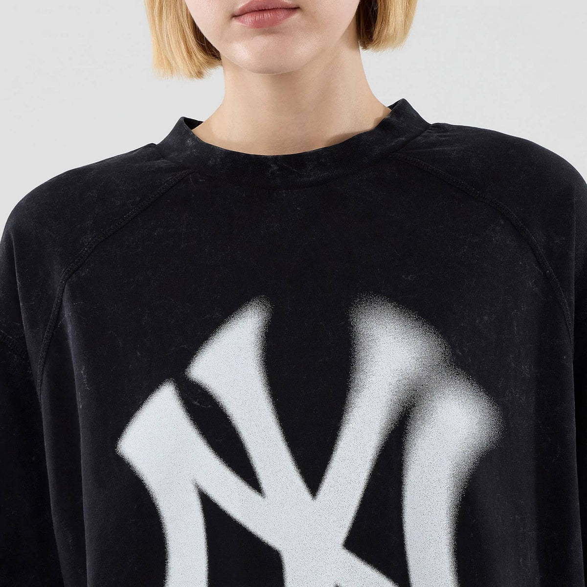 Tričko NEW ERA New York Yankees MLB Graphic Boxy Black T-Shirt čierne