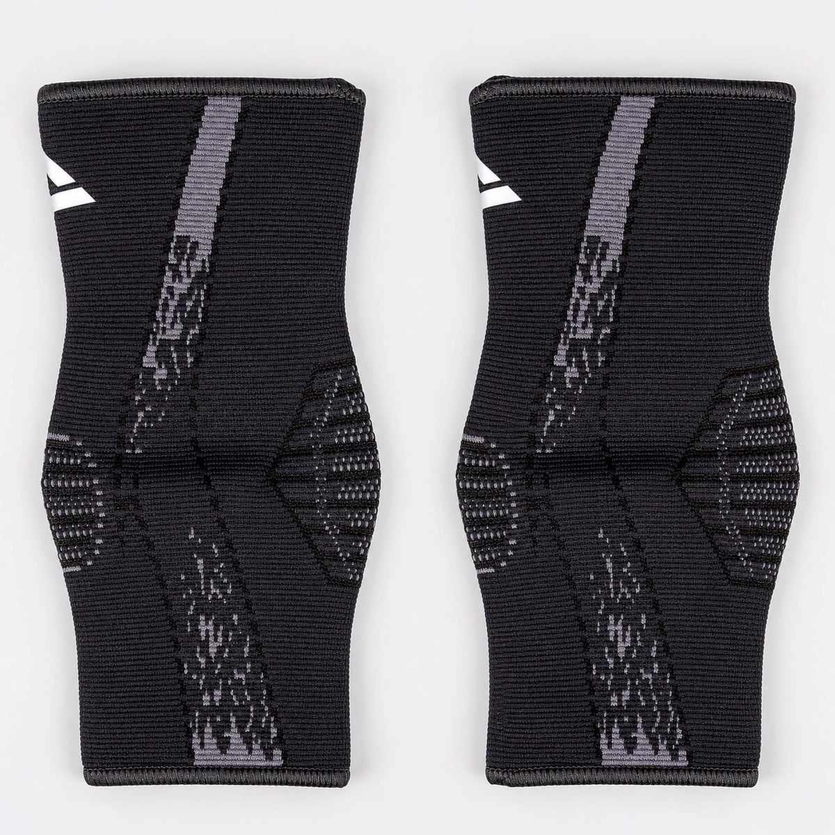 Elastický chránič členka PEAK Ankle Protector čierny