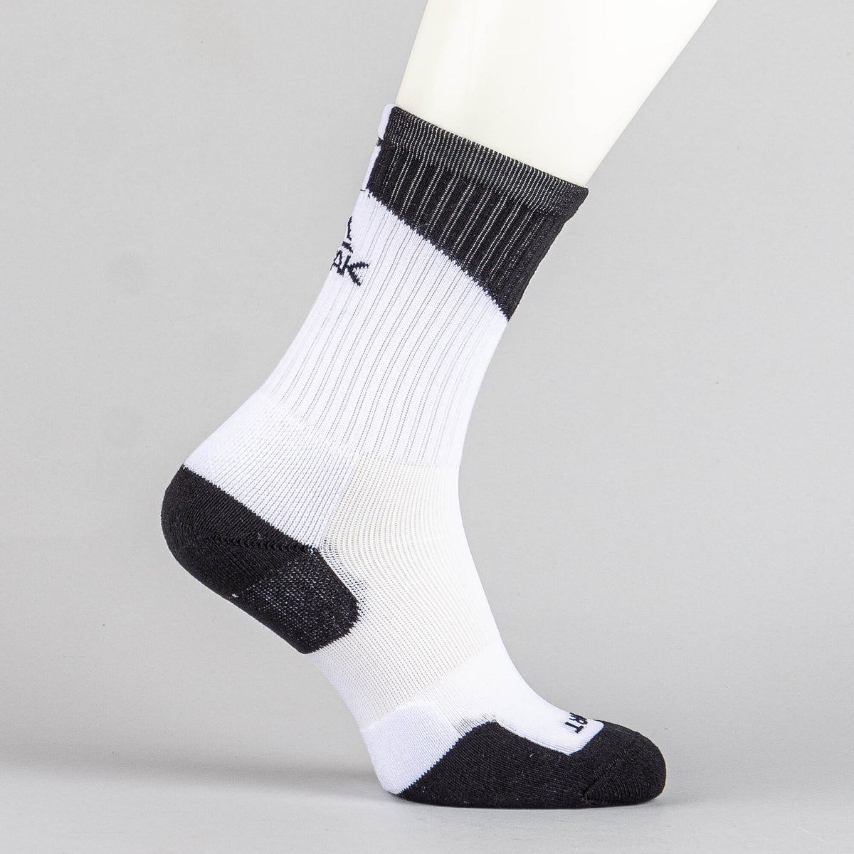 Basketbalové ponožky PEAK Basketball Pro Socks bielo-čierne