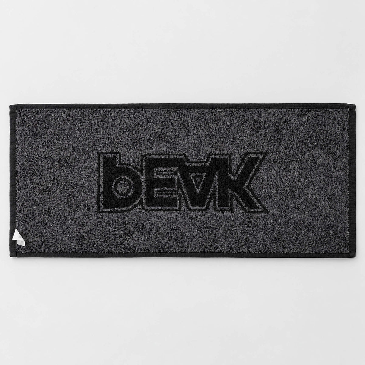 Športový uterák PEAK Teamline Bench Towel čierno-sivý
