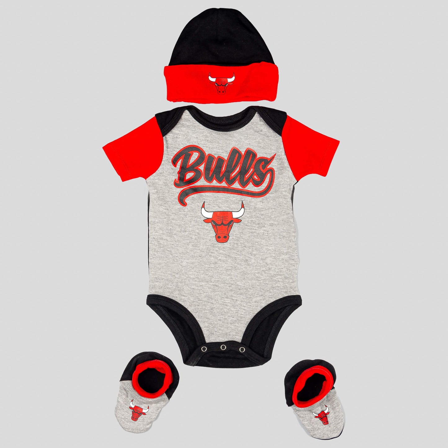 Detská súprava OUTER STUFF NBA BUZZER BEATER CREEPER HAT BOOT CHICAGO BULLS čierna/šedá