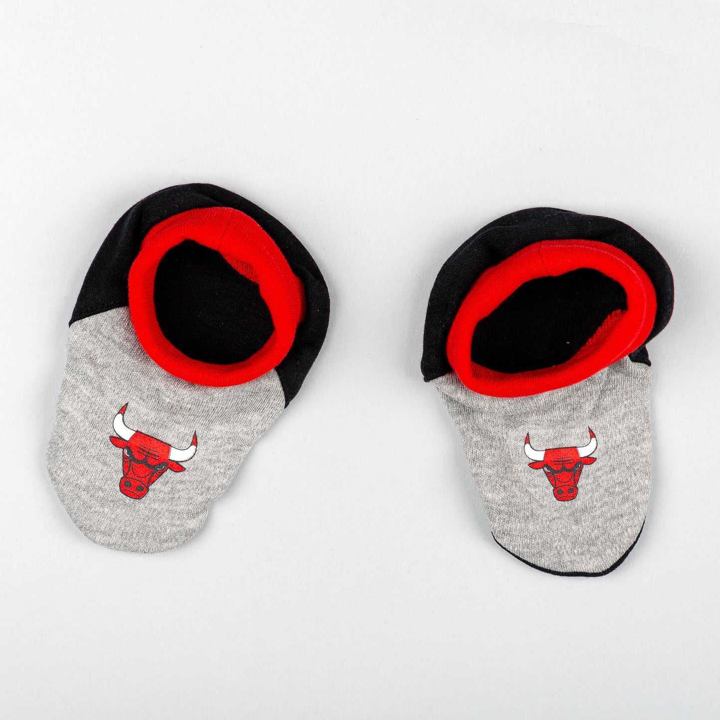 Detská súprava OUTER STUFF NBA BUZZER BEATER CREEPER HAT BOOT CHICAGO BULLS čierna/šedá