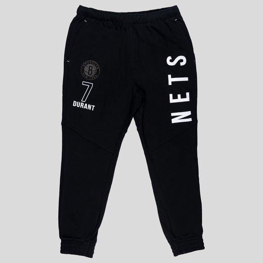 Tepláky OUTERSTUFF NBA OFF COURT FLEECE KNIT JOGGER P BROOKLYN NETS - KEVIN DURANT čierne