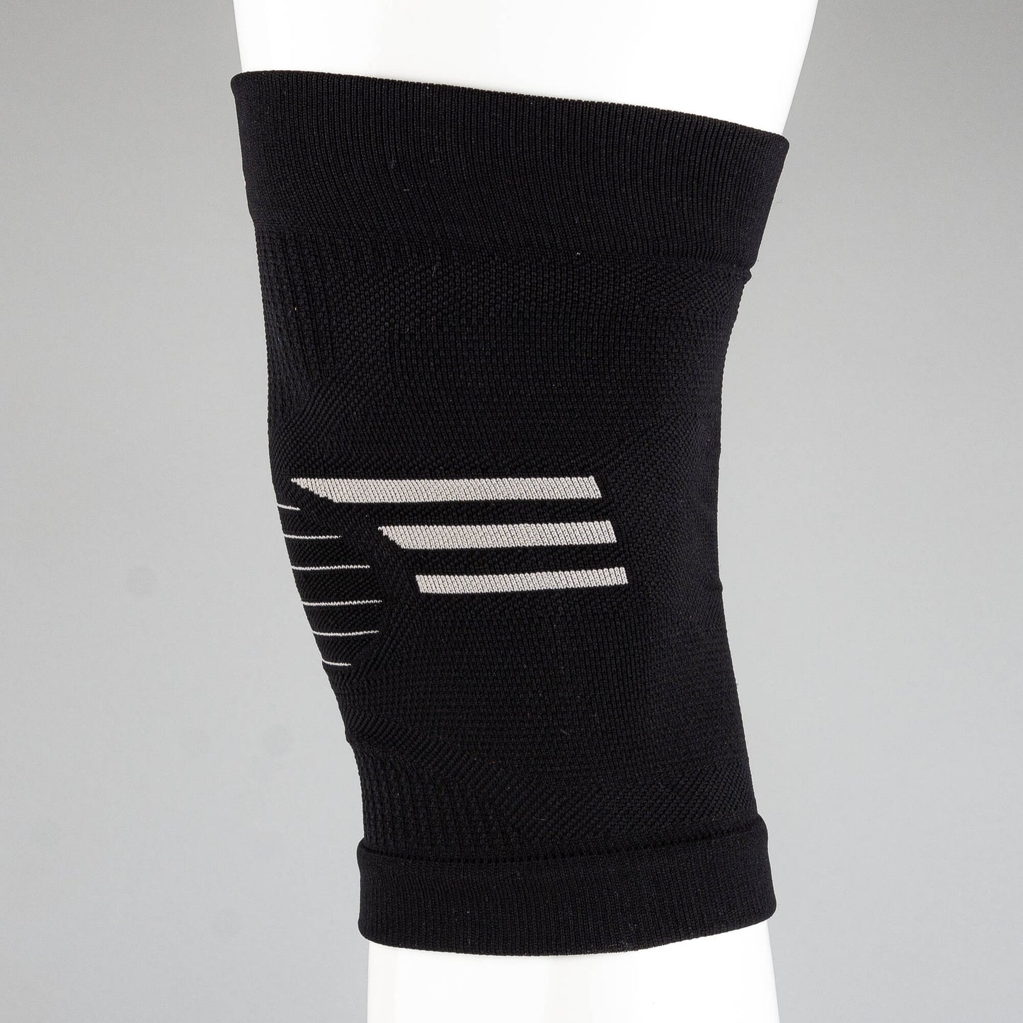 Elastický chránič kolena Peak Knee Protector čierny