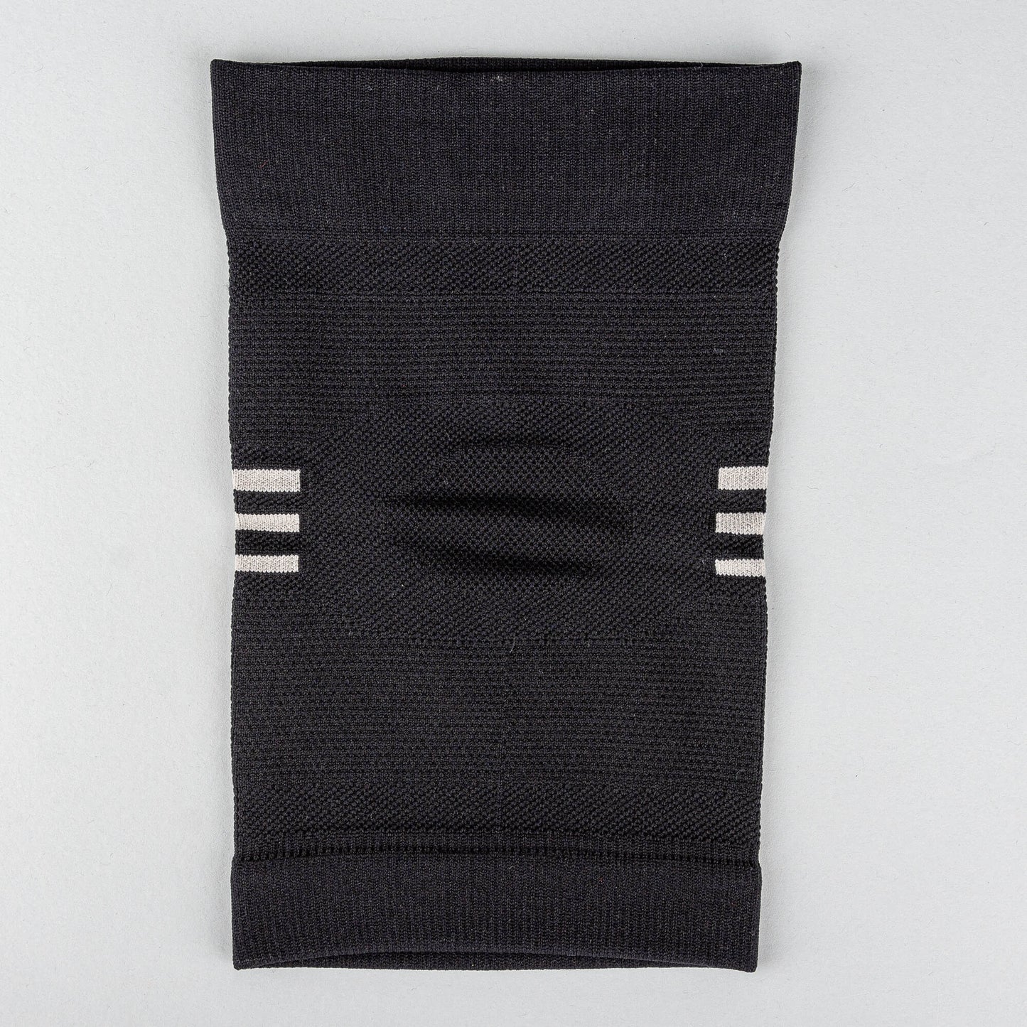 Elastický chránič kolena Peak Knee Protector čierny