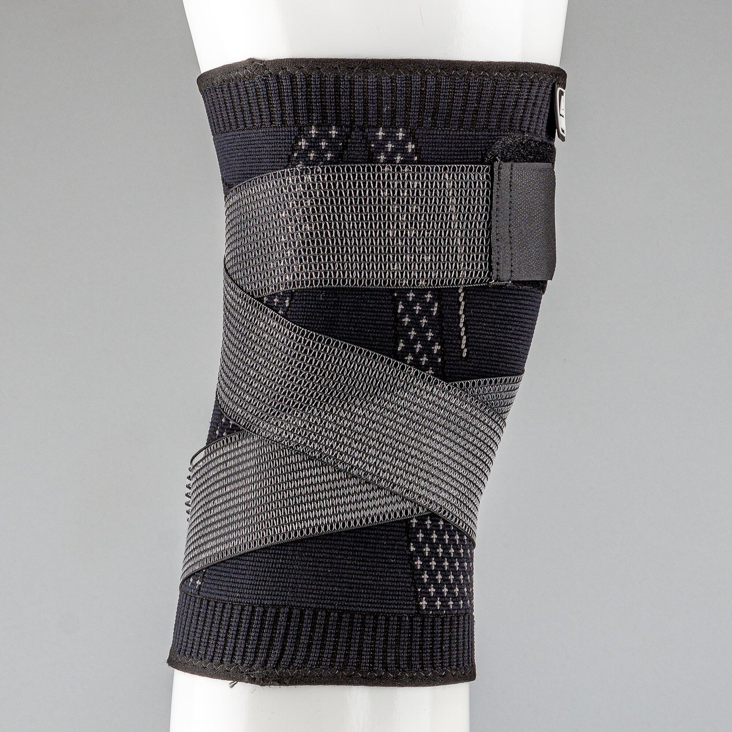 Elastický chránič kolena Peak Knee Protector čierny