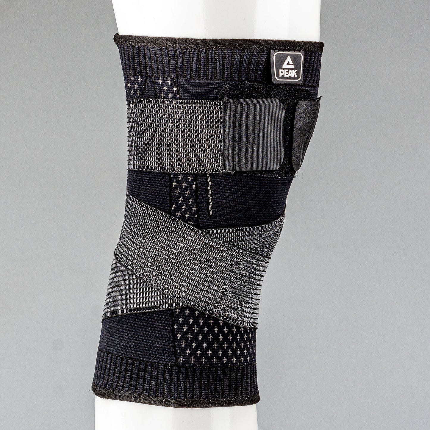 Elastický chránič kolena Peak Knee Protector čierny