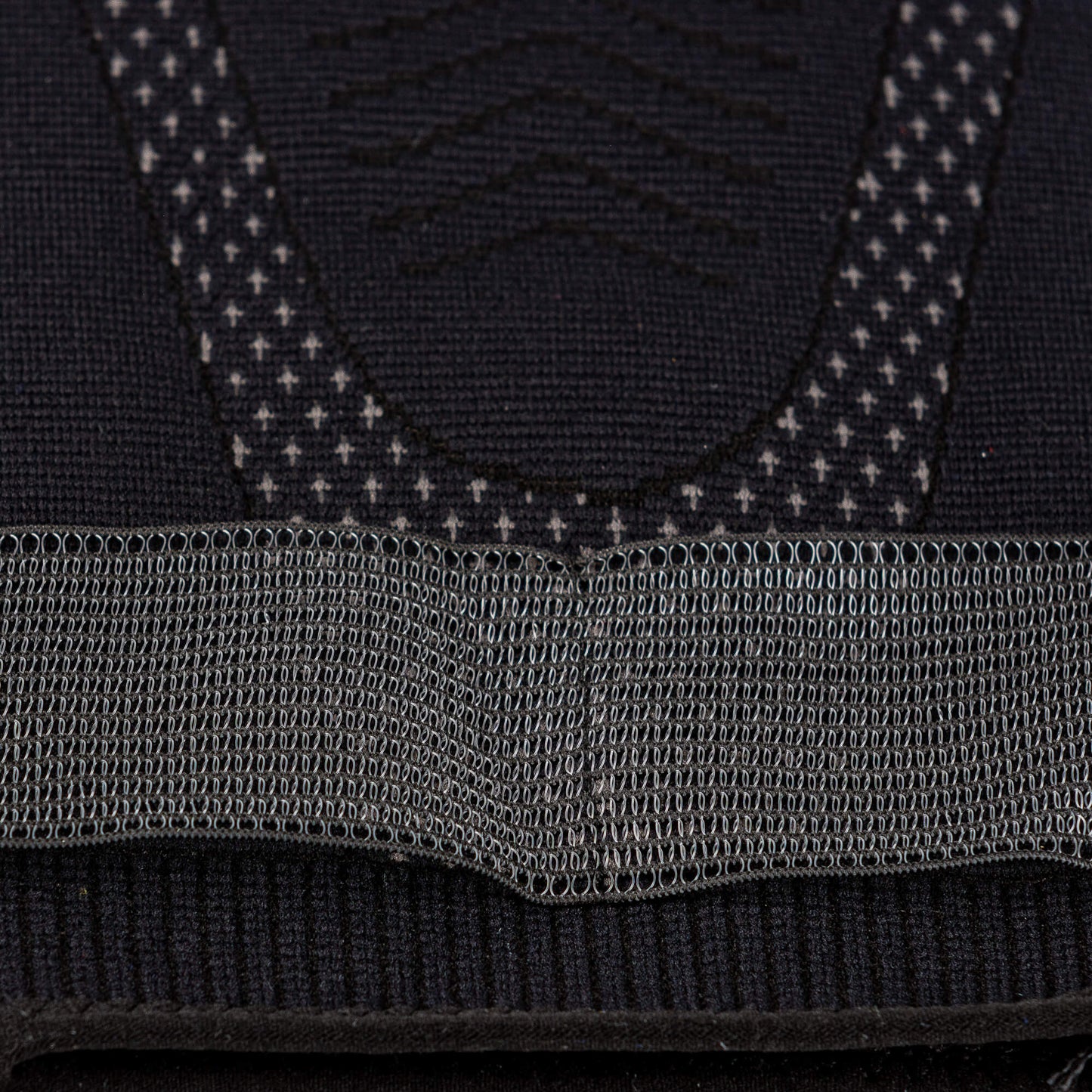 Elastický chránič kolena Peak Knee Protector čierny