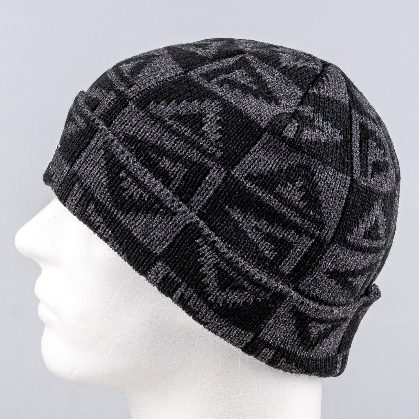 Peak Pletená Zimná Čiapka (Knitted Hat) Black