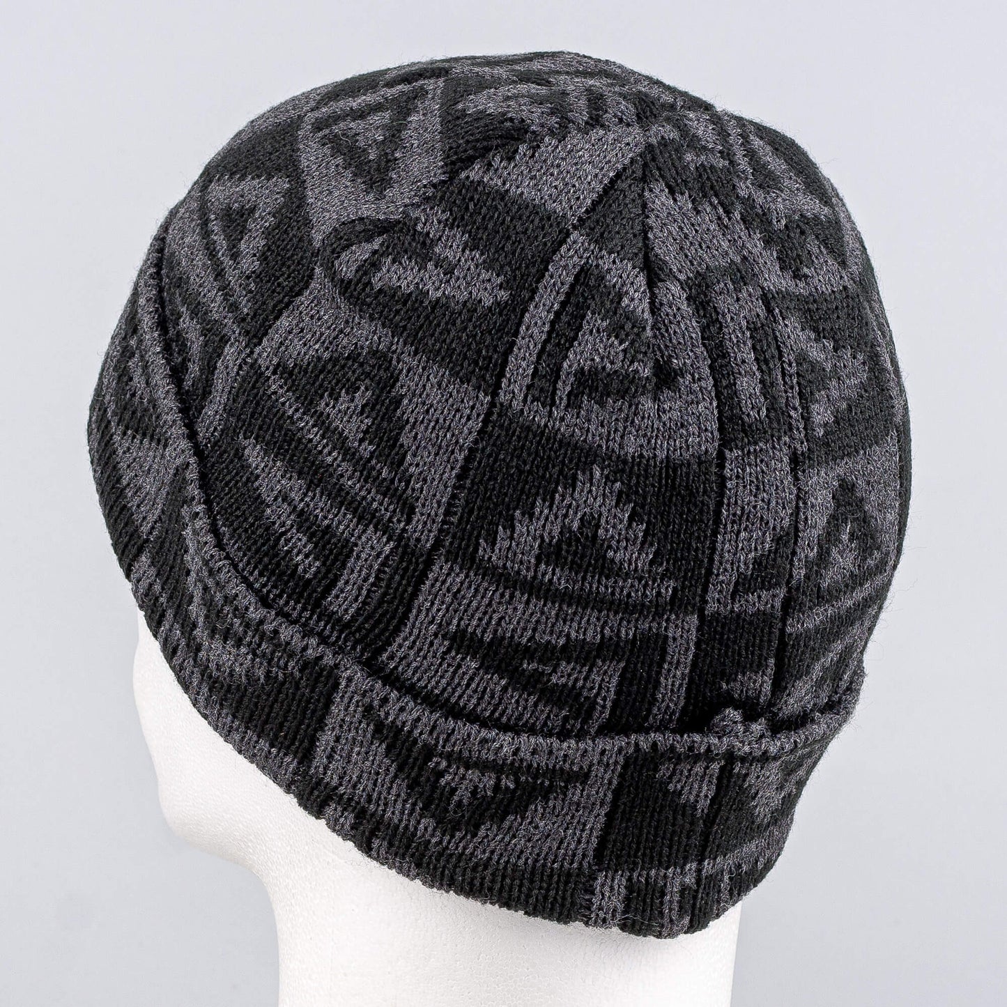 Peak Pletená Zimná Čiapka (Knitted Hat) Black