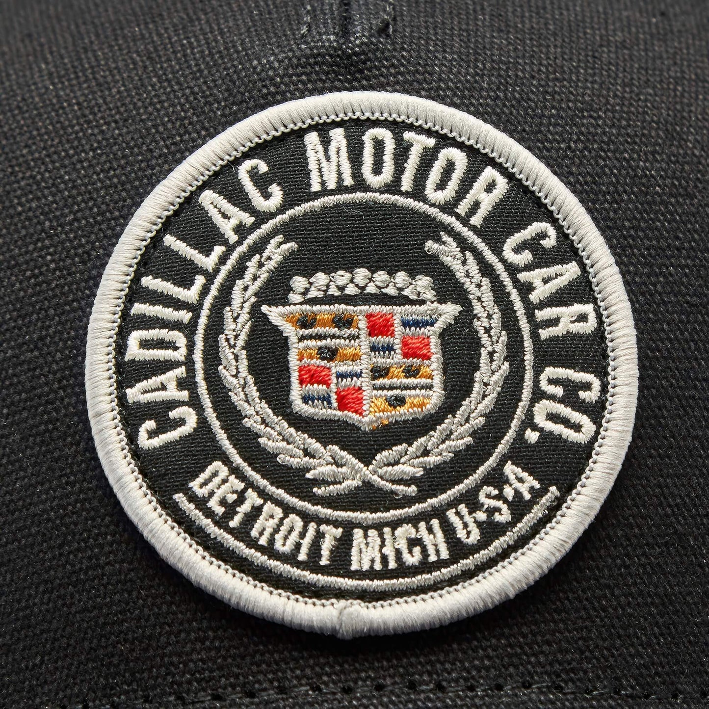 Šiltovka so sieťkou American Needle Valin - Gm Cadillac - čierna