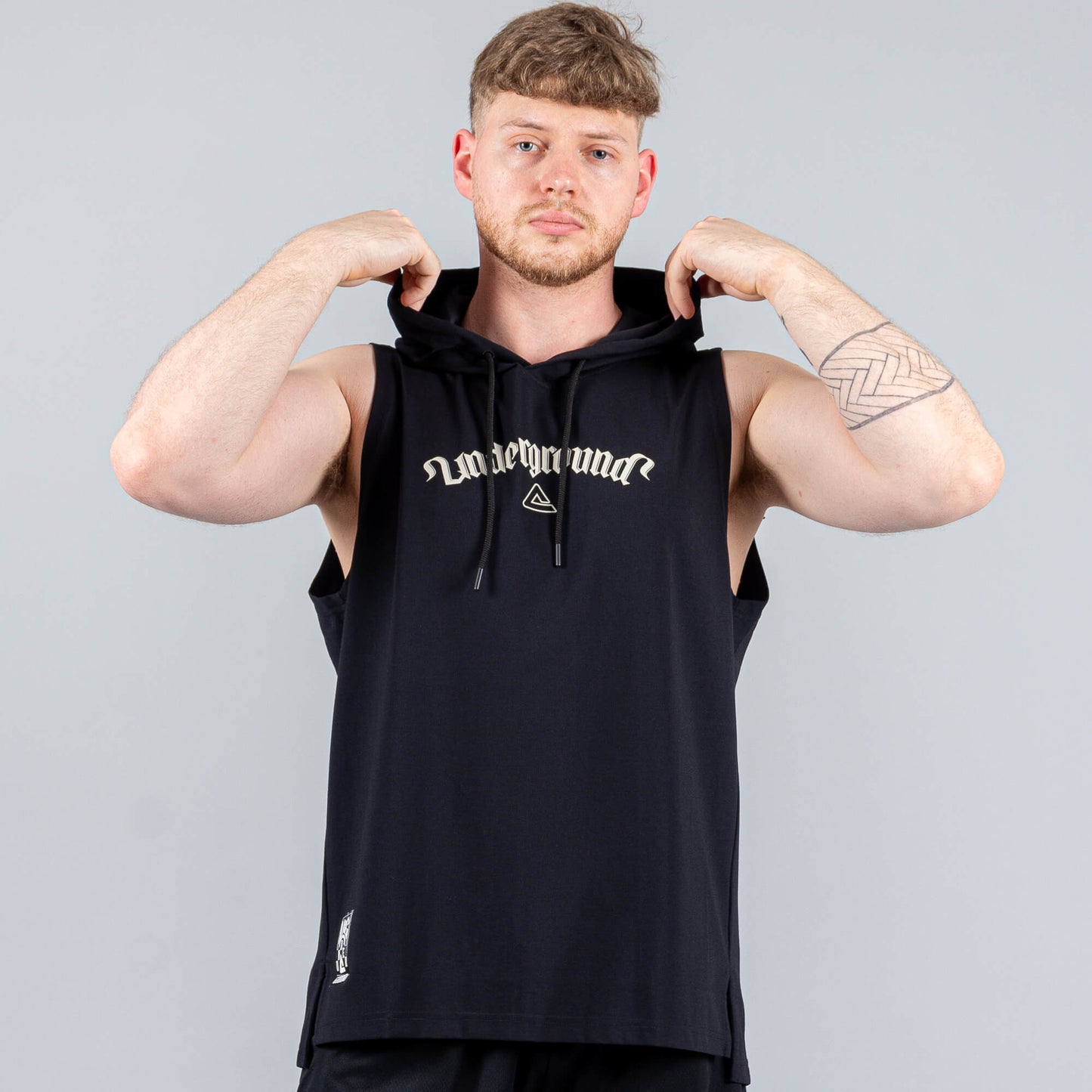 Vesta s kapucňou Peak Basketball Underground BLACK