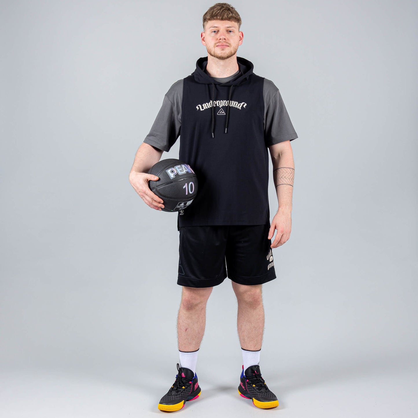 Vesta s kapucňou Peak Basketball Underground BLACK