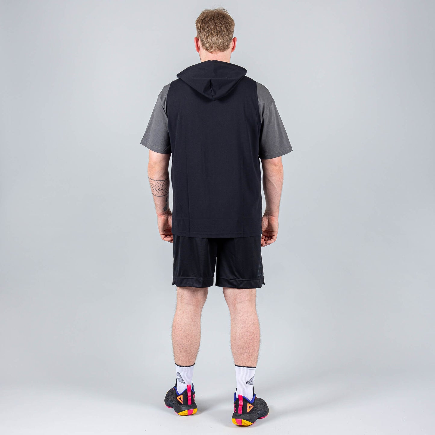 Vesta s kapucňou Peak Basketball Underground BLACK