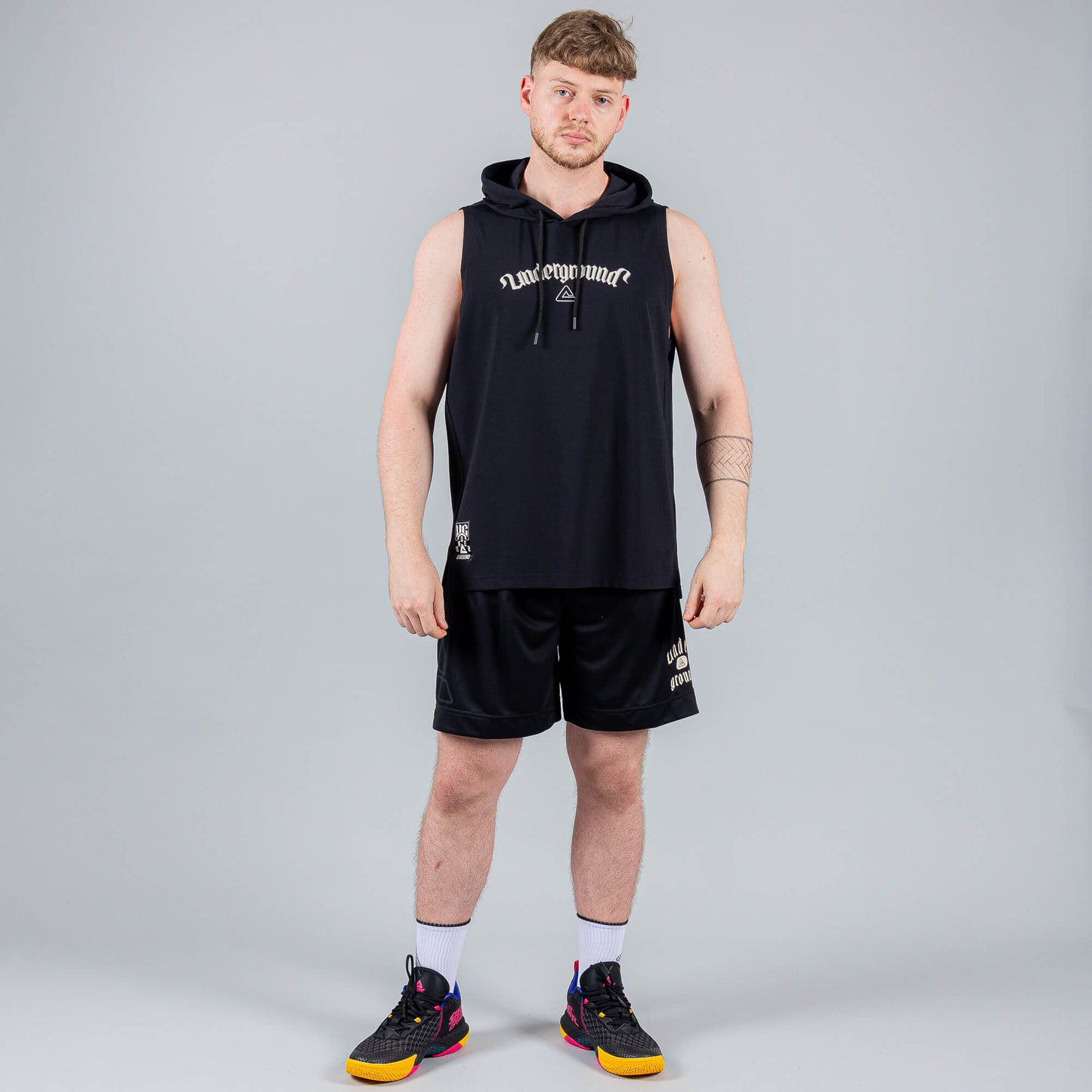 Vesta s kapucňou Peak Basketball Underground BLACK