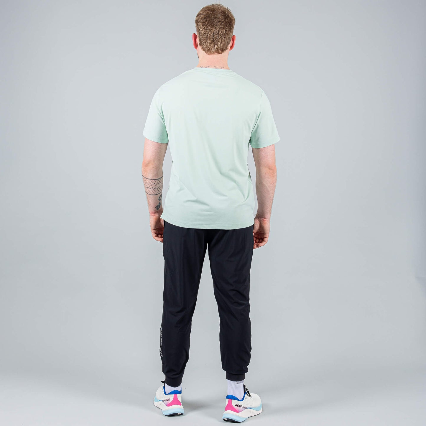 Bežecké tepláky PEAK P-DRY čierne BLACK