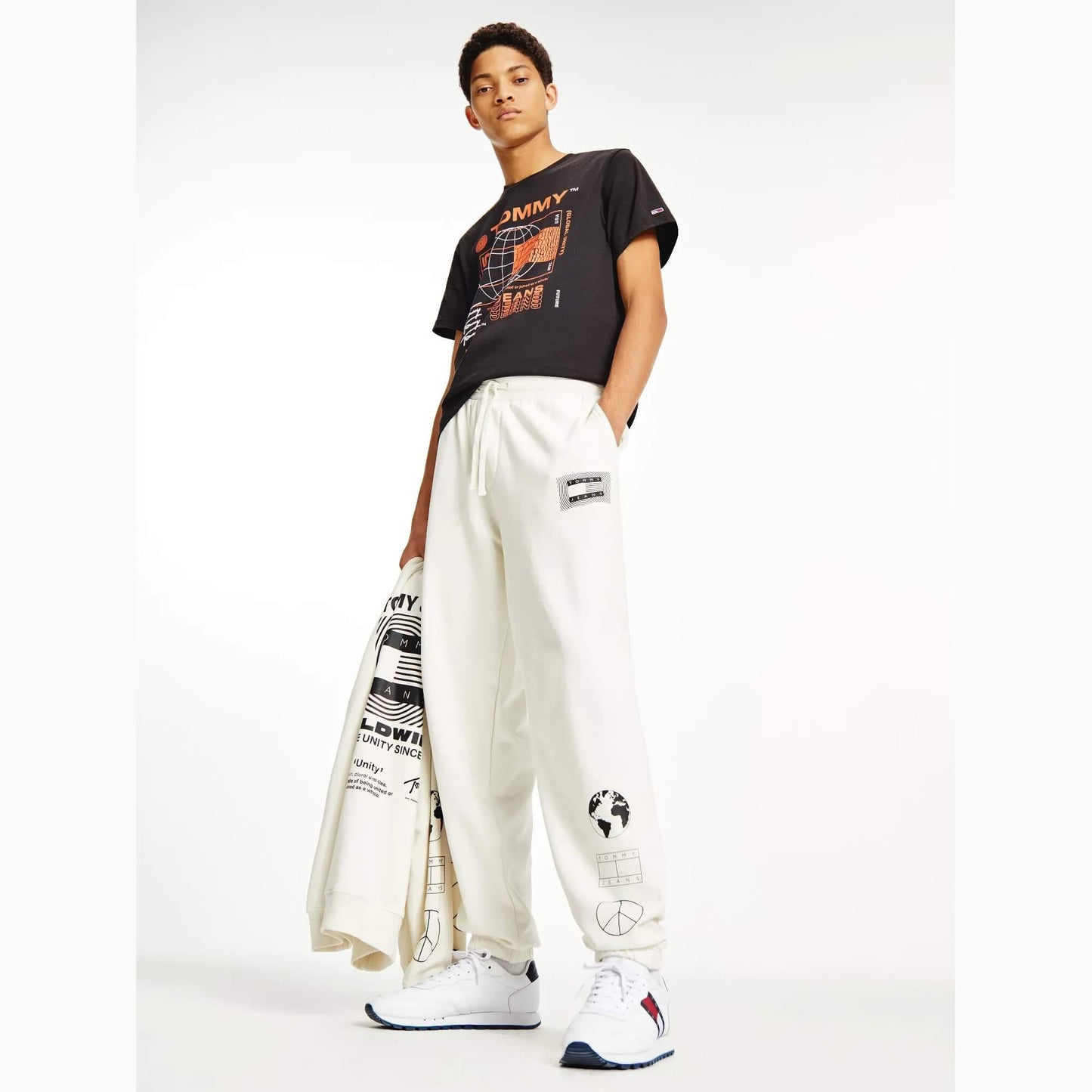 Tepláky Tommy Jeans Men's Sweatpant Global Unitees IVORY