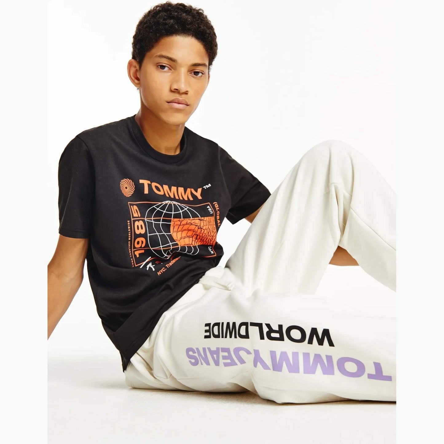 Tepláky Tommy Jeans Men's Sweatpant Global Unitees IVORY