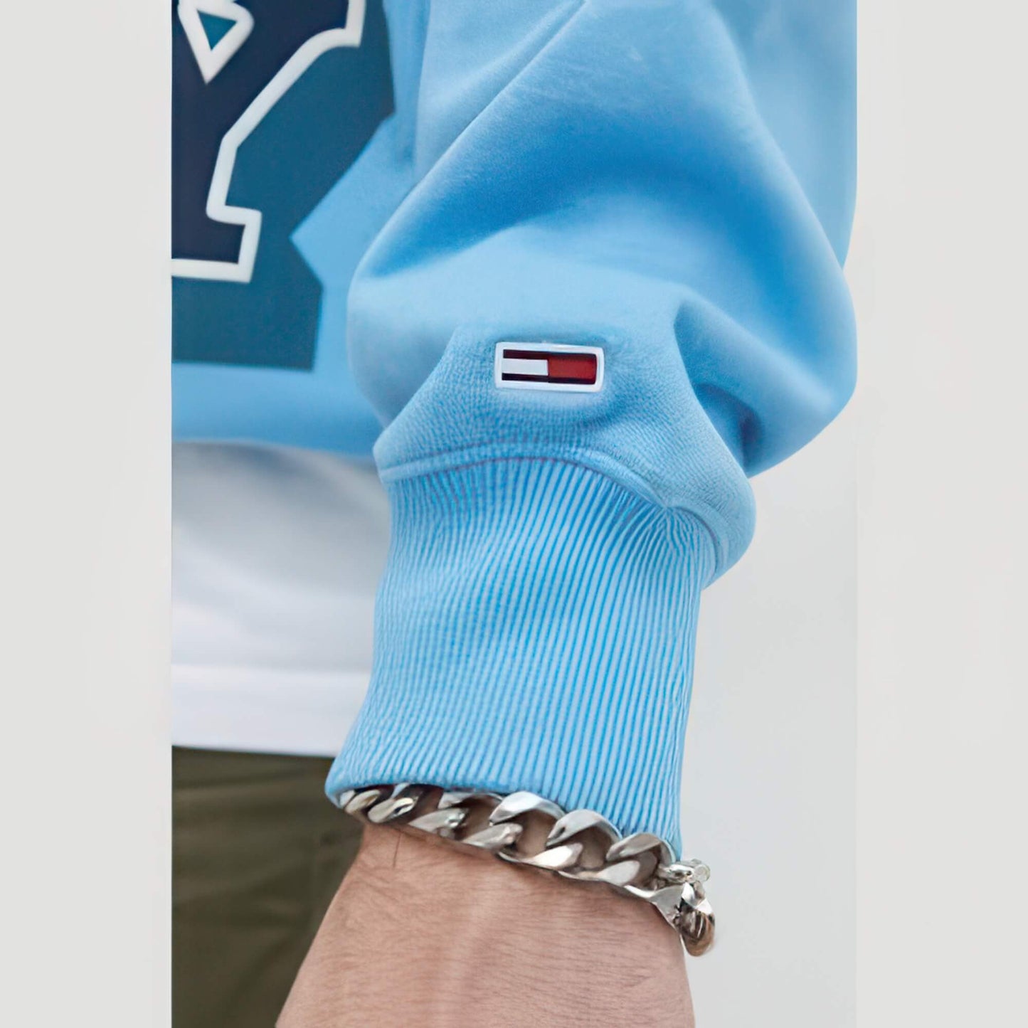 Mikina Tommy Jeans Boxy College Men's sweatshirt SKYSAIL