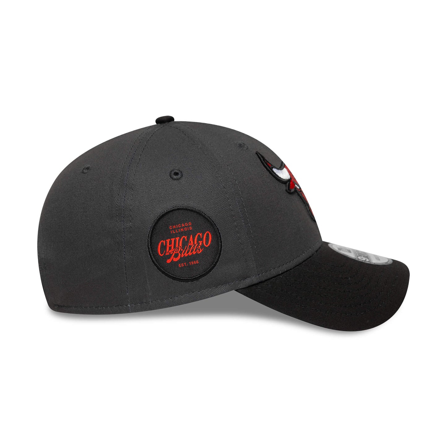 Šiltovka New Era Chicago Bulls NBA Sidepatch Charcoal 9FORTY Adjustable Cap tmavošedá