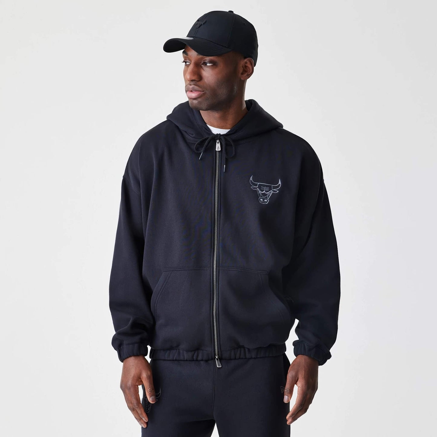 Mikina NEW ERA Chicago Bulls NBA Linear Black Oversized Full Zip Hoodie čierna