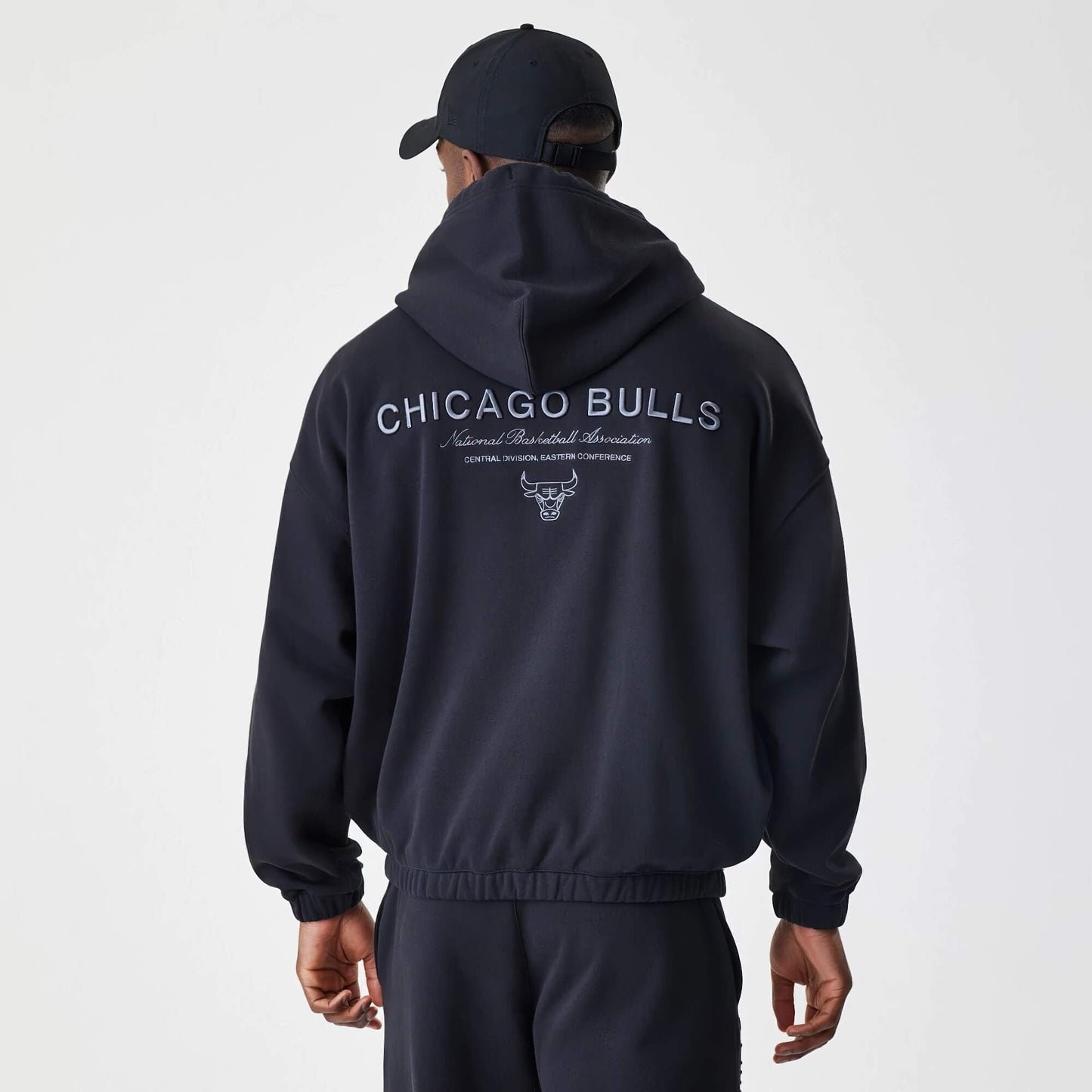 Mikina NEW ERA Chicago Bulls NBA Linear Black Oversized Full Zip Hoodie čierna
