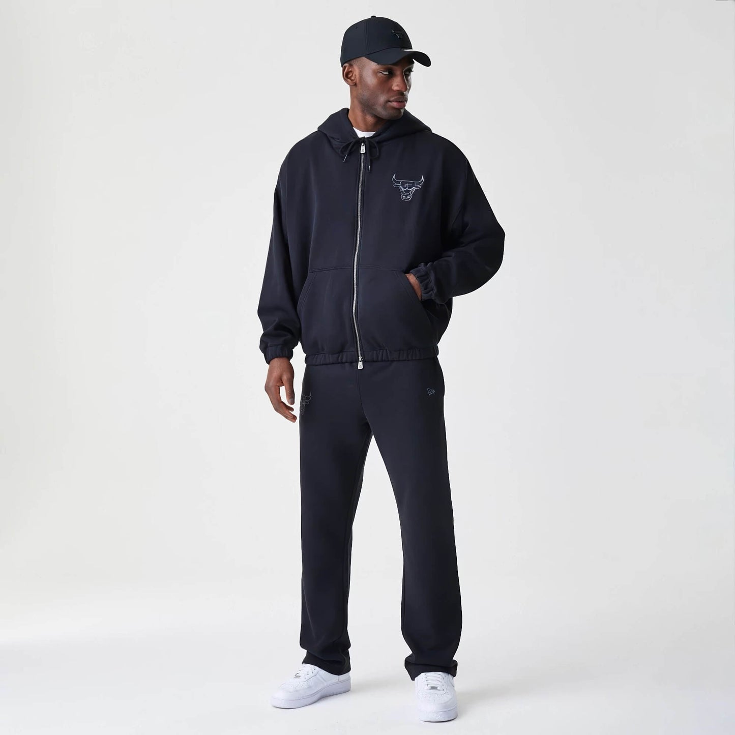 Mikina NEW ERA Chicago Bulls NBA Linear Black Oversized Full Zip Hoodie čierna