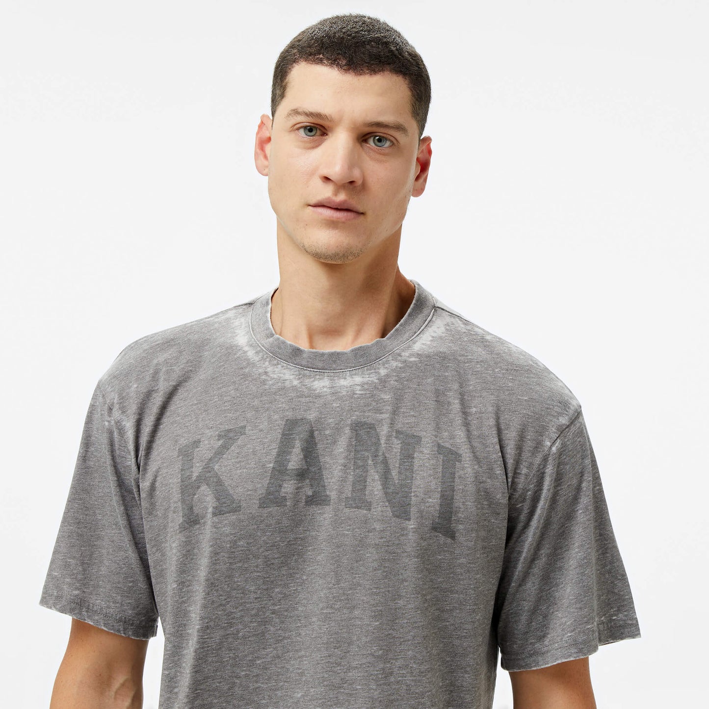 Karl Kani Serif Burnout Tee anthracite