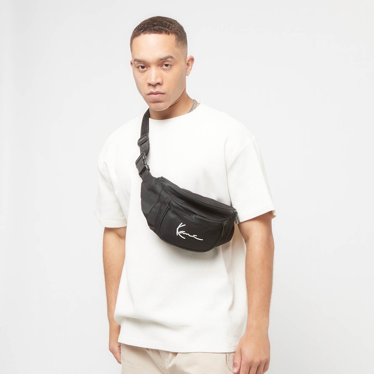 Ľadvinka Karl Kani Signature Essential Waist Bag čierna
