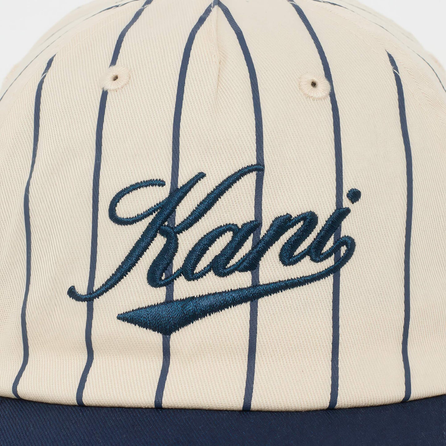 Šiltovka Karl Kani Cursive Varsity Pinstripe Baseball Cap krémová biela