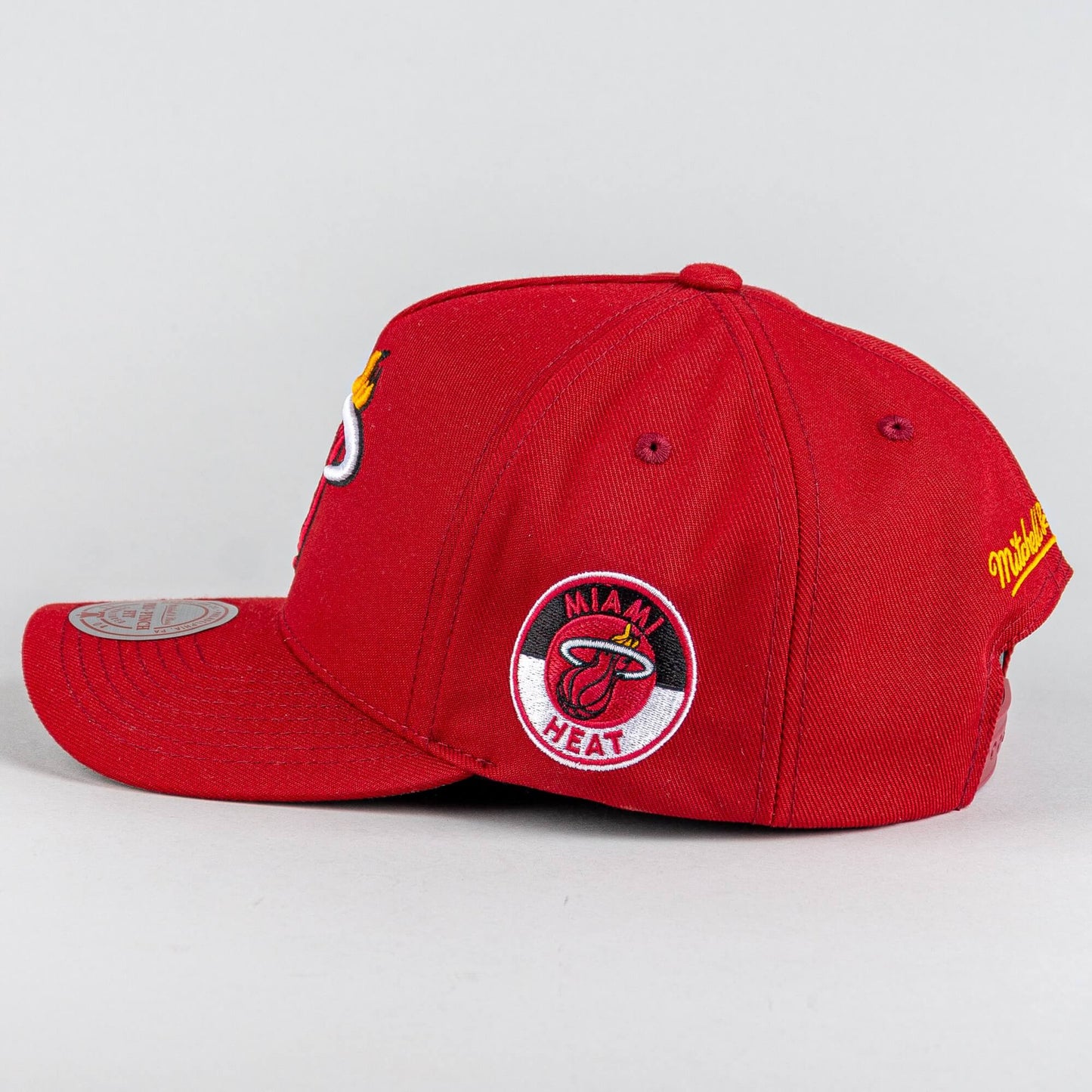 Šiltovka Mitchell & Ness Miami Heat NBA Double Clutch Pro Snapback červená