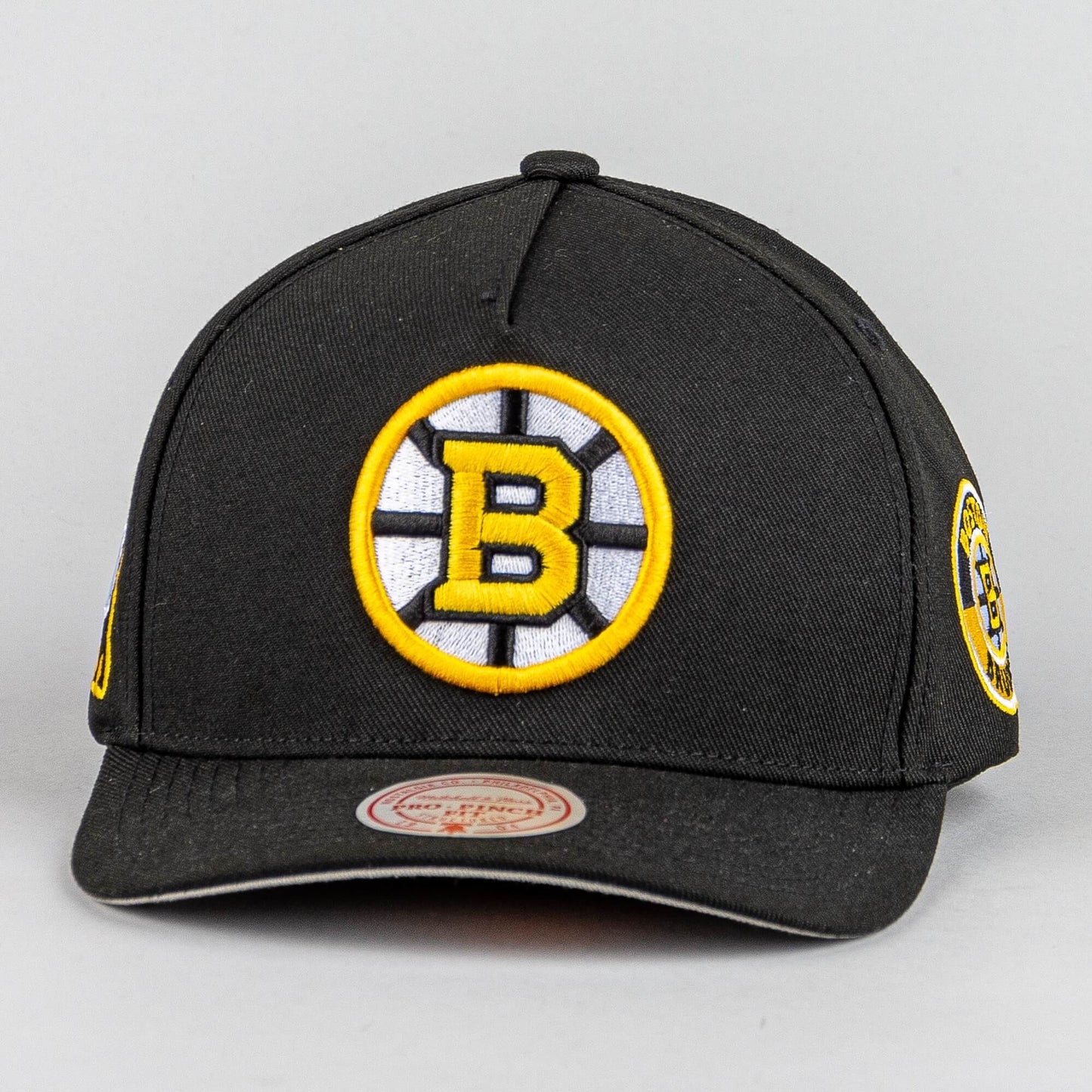 Šiltovka Mitchell & Ness Boston Bruins NHL Double Clutch Pro Snapback čierna
