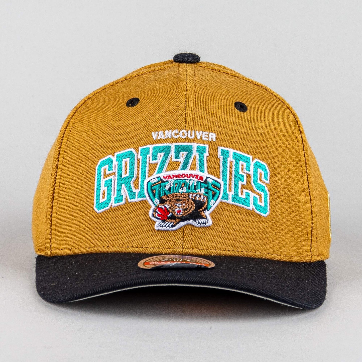 Šiltovka Mitchell & Ness Vancouver Grizzlies Team Arch Snapback hnedá