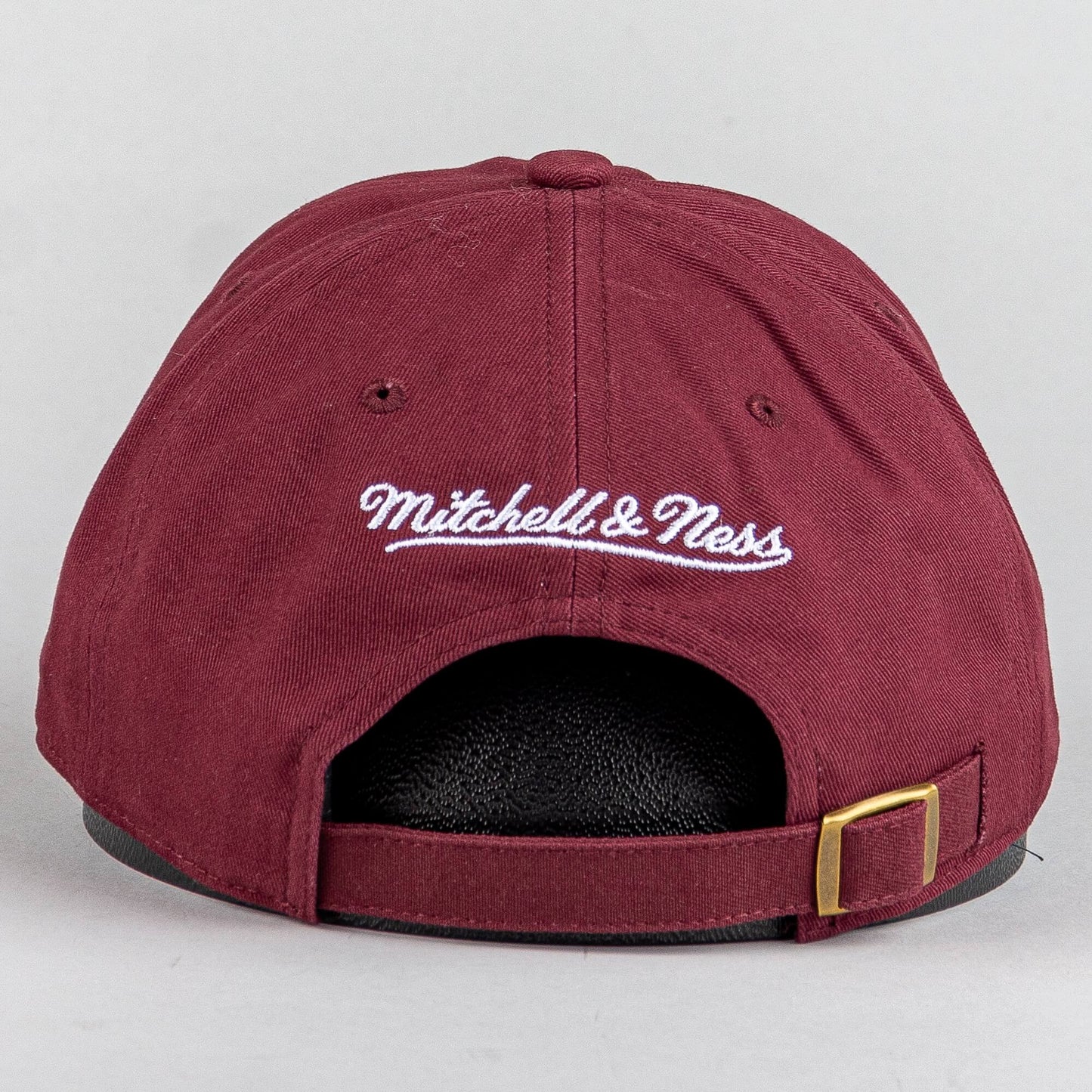 Šiltovka Mitchell & Ness NBA Fashion Basic Strapback Chicago Bulls tmavo-fialová