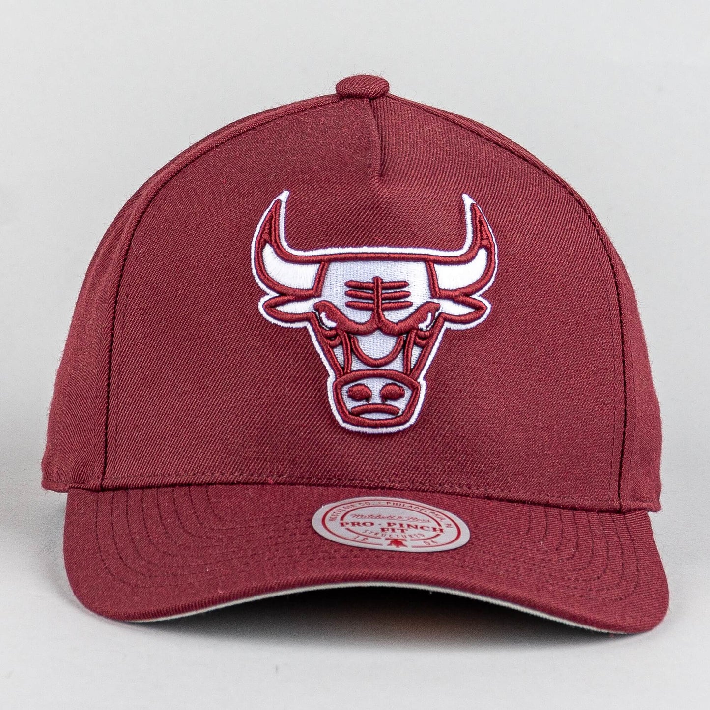 Šiltovka Mitchell & Ness NBA Fashion Basic PRO Snapback Chicago Bulls tmavo-fialová